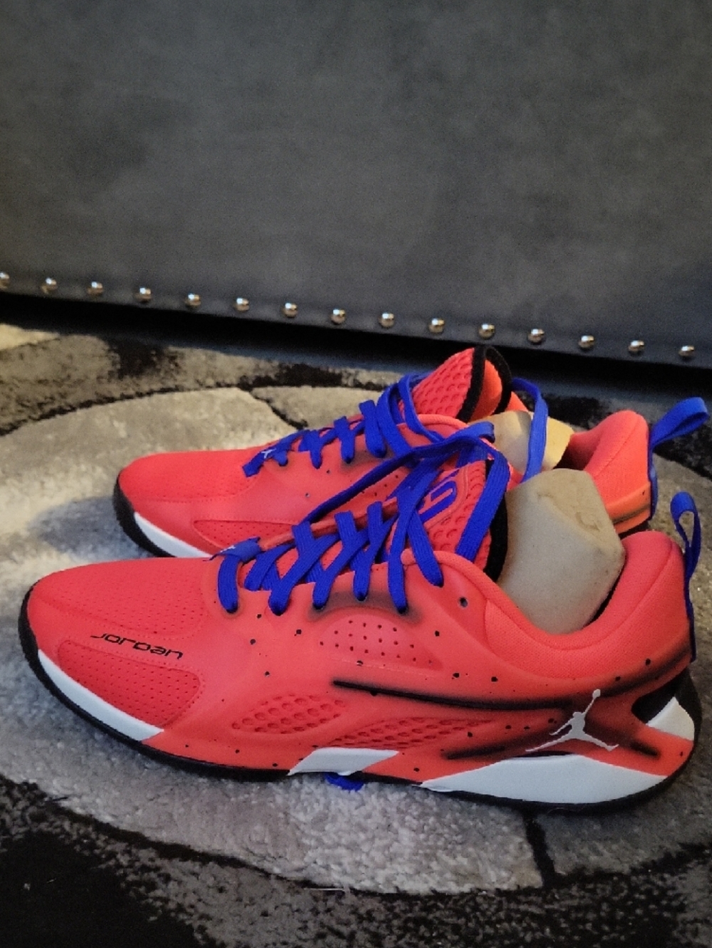 Jordan Red Low-Top Sneakers with Blue Laces - Picture 2 of 3